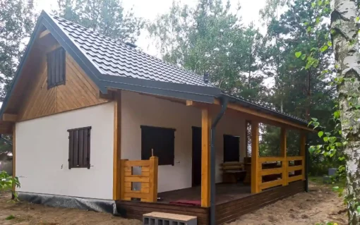 1 DOM Z DREWNA 70 M² Z PODDASZEM CAS 70 JANTAR_