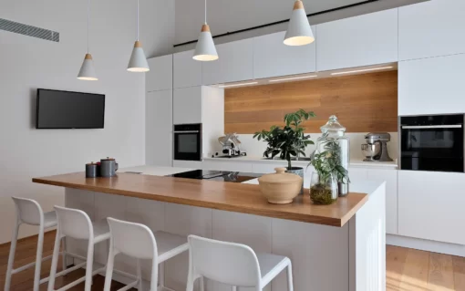 AdobeStock_528892155_