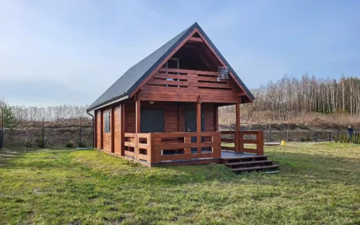 DOM DREWNIANY Z DWUSPADOWYM DACHEM 70 M² CAS 70 „KOŁOBRZEG”_